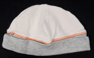 Babymutsje wit en grijs 37 cm omvang