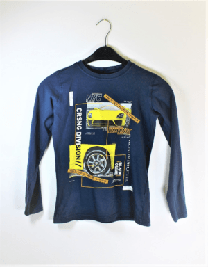 tshirt donkerblauw met gele auto maat 146/152 gks