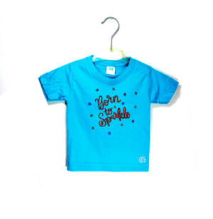 Shirtje turquoise met rode tekst: Born to Sparkle maatje 86