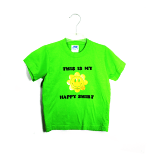 Zomershirtje felgroen met tekst: This is my happy shirt en een bloem maatje 98/104