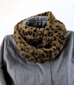 Colsjaal groen met luipaardprint 154 X 19 cm