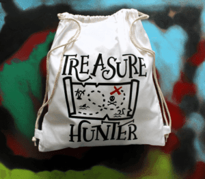 Rugzak wit: Treasure Hunter met een schatkaart