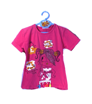 Harika donkerroze shirt met print van een meisje en strass steentjes maat 116