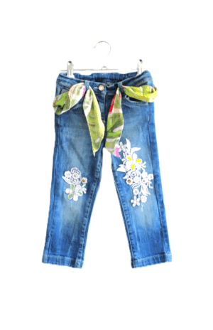 Microbe jeans girls blauw met kanten bloemetjes en gems maatje 98/104