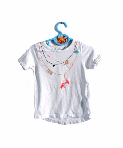 Shirtje wit van Name it voor meisjes met fleurige kettingen maatje 98